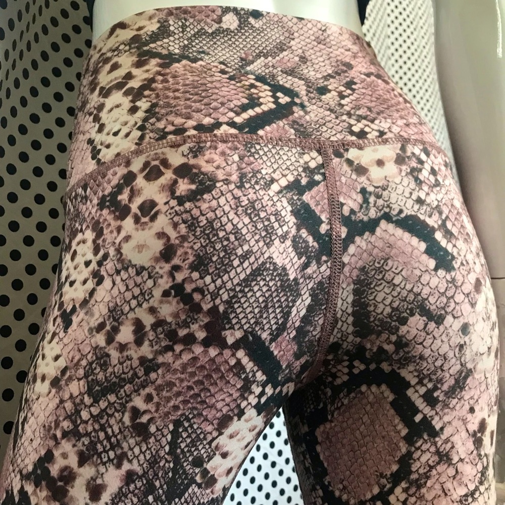 Evolution + Creation Extremely Realistic Python Capris Leggings/ Tights Sz Small